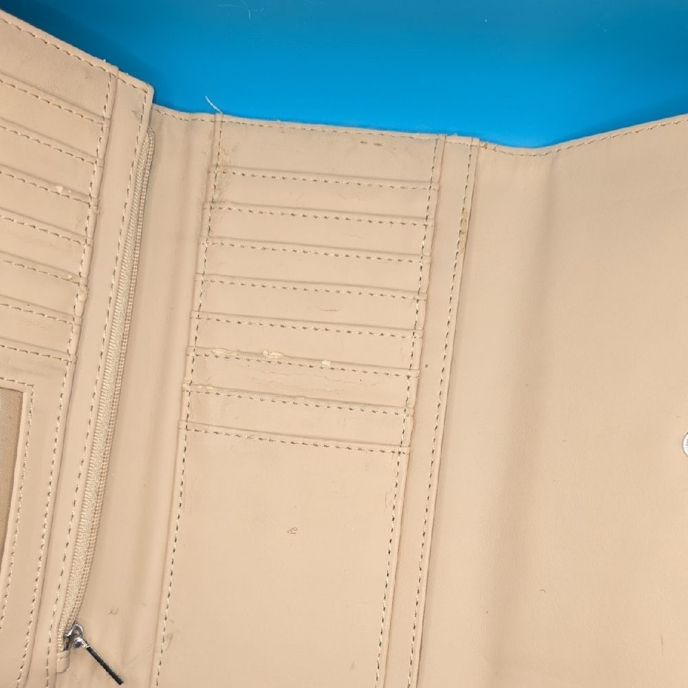 GUESS Beige Textured Fold-Over Wallet with Gold Logo - Picture 3 of 4